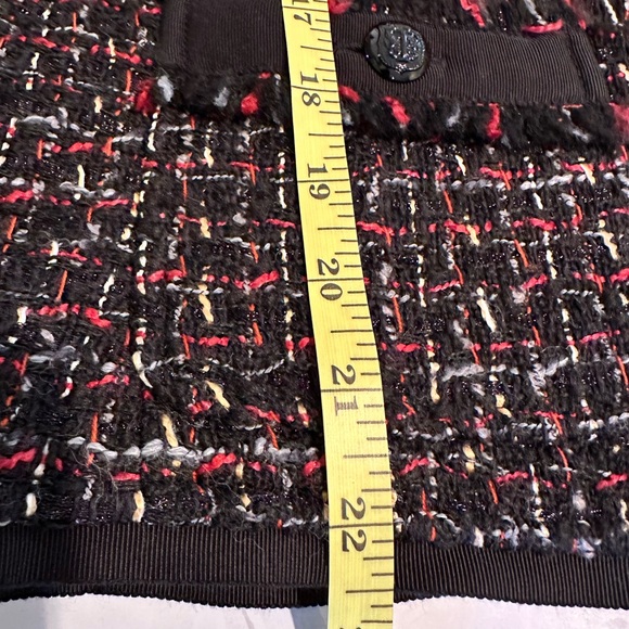 Elegant Tweed Dress Suit 16 - Picture 8 of 9